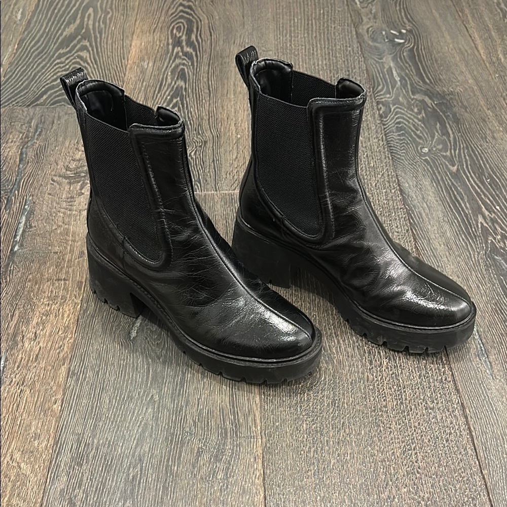 Dolce Vita V-Hawk Black Ankle Boots